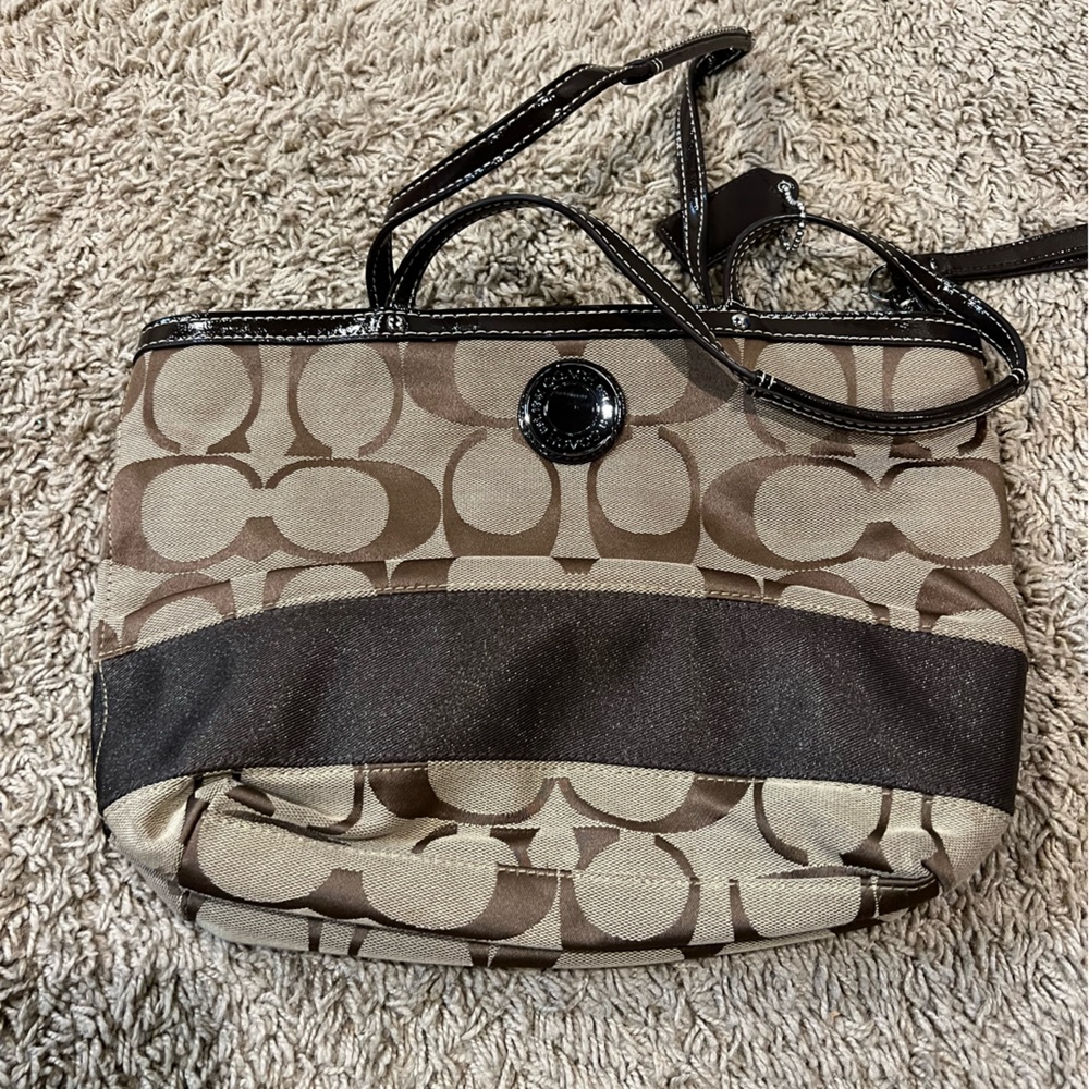 Brown coach handbag / purse